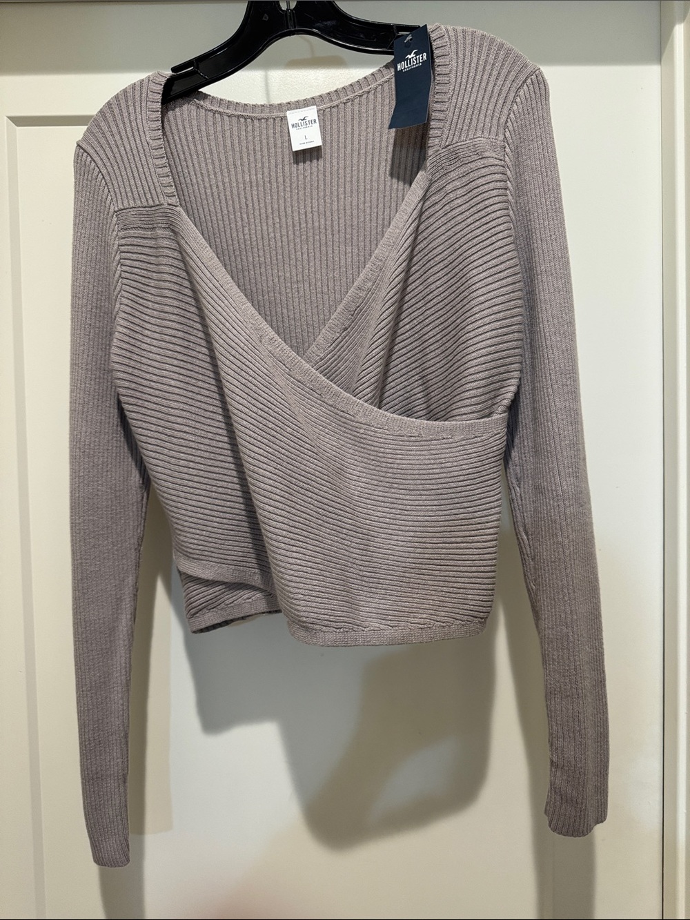 Hollister Ribbed Wrap V-Neck Long Sleeve Top - Taupe Gray
